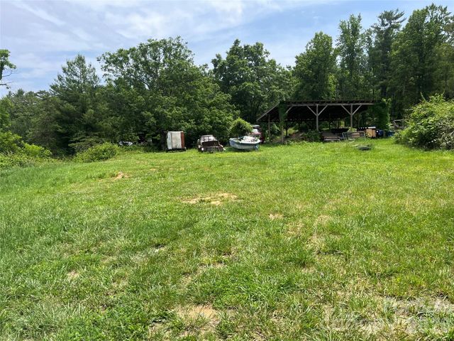 99999 Jones Road, Fletcher, NC 28732