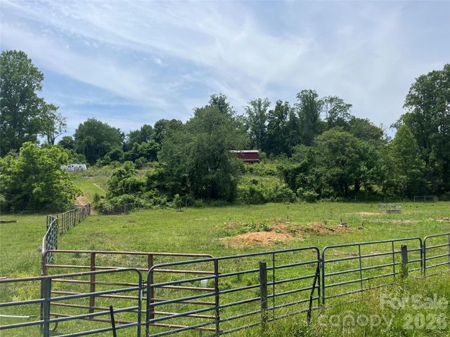 99999 Jones Road, Fletcher, NC 28732