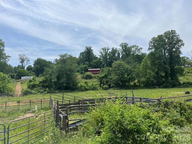 99999 Jones Road, Fletcher, NC 28732