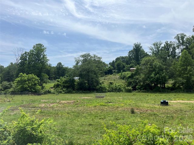 99999 Jones Road, Fletcher, NC 28732