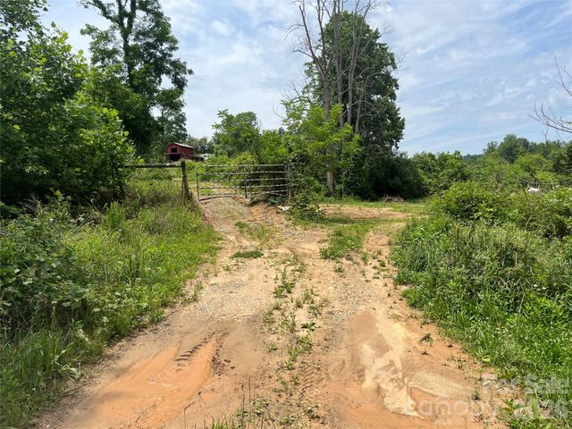 99999 Jones Road, Fletcher, NC 28732