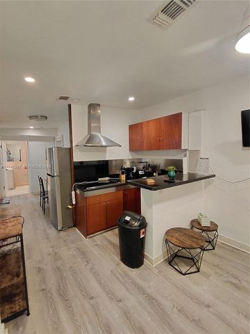 1050 NE 82nd St 3, Miami, FL 33138