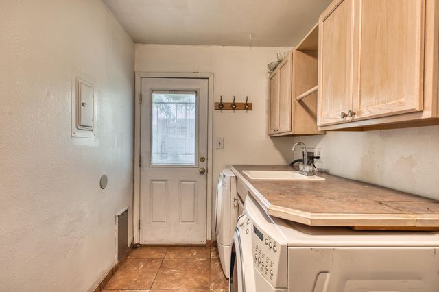 6800 ORPHELIA Avenue NE, Albuquerque, NM 87109