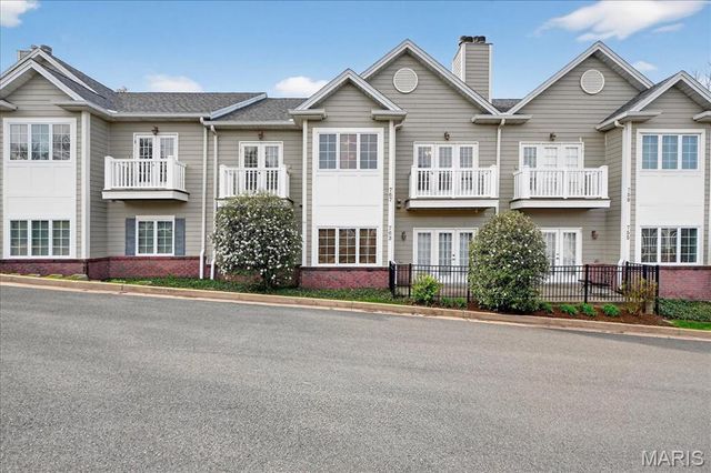 767 Windberry Court 24, St Louis, MO 63122