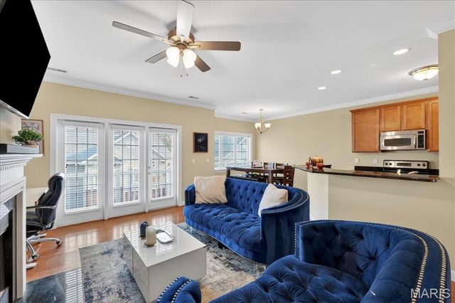 767 Windberry Court 24, St Louis, MO 63122