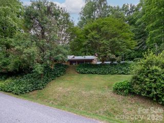 332 Island Cove Road, Penrose, NC 28766