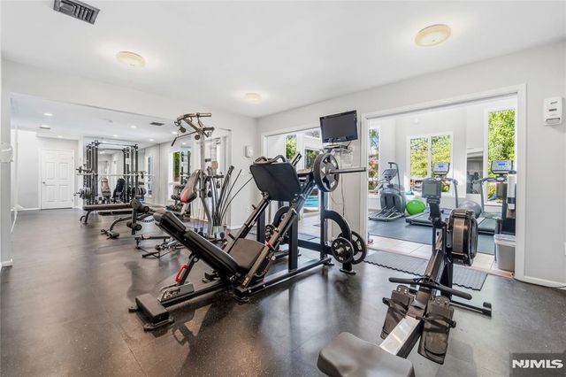 546 Windsor Drive, Palisades Park, NJ 07650