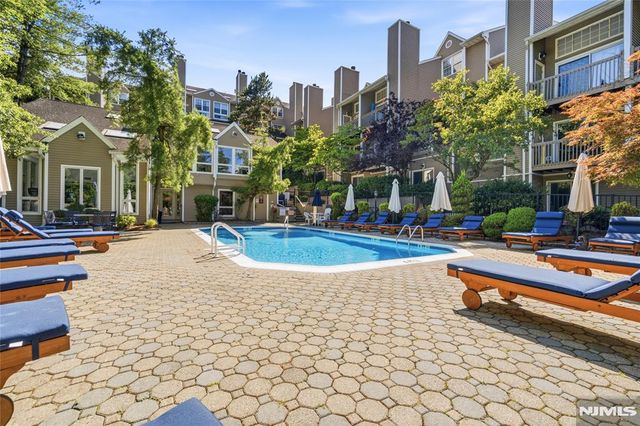 546 Windsor Drive, Palisades Park, NJ 07650