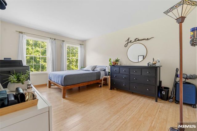 546 Windsor Drive, Palisades Park, NJ 07650