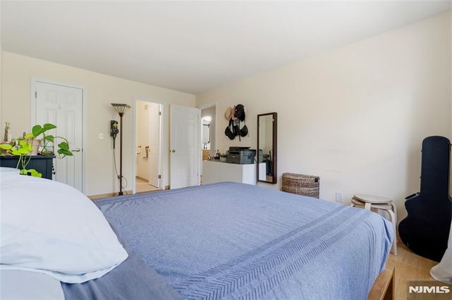 546 Windsor Drive, Palisades Park, NJ 07650