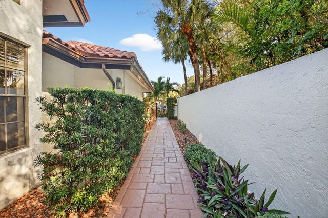 21921 Town Place Drive, Boca Raton, FL 33433