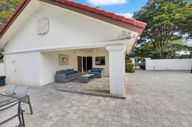 21921 Town Place Drive, Boca Raton, FL 33433