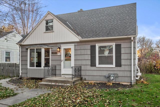 3035 N 81st STREET, Milwaukee, WI 53222