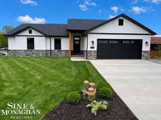 144 Channelsyde Drive, Algonac, MI 48001