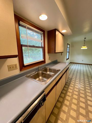 7 Golden Hill Street 2nd floor, Bethel, CT 06801