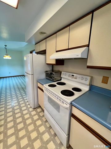 7 Golden Hill Street 2nd floor, Bethel, CT 06801