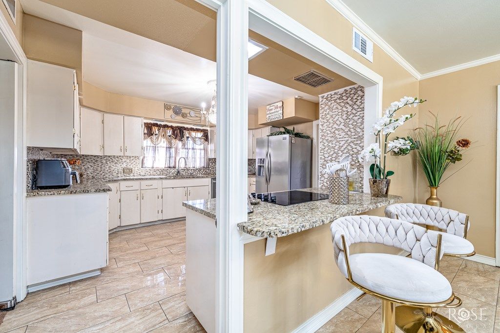 Image 12 of property listing at 2634 Oxford Ave, San Angelo, TX 76904