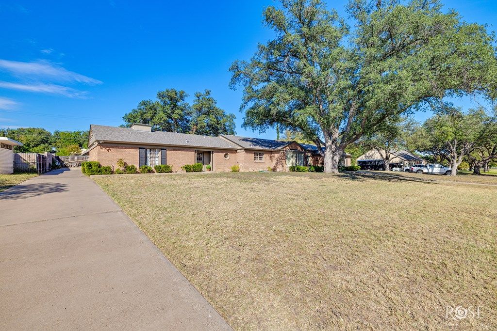 Image 4 of property listing at 2634 Oxford Ave, San Angelo, TX 76904