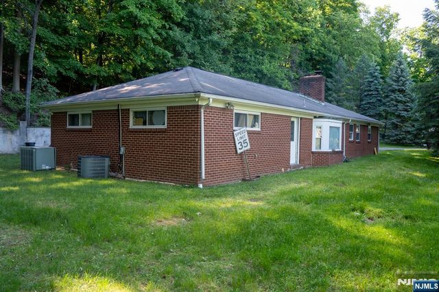 45 Peters Lane, North Haledon, NJ 07508