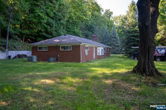 45 Peters Lane, North Haledon, NJ 07508