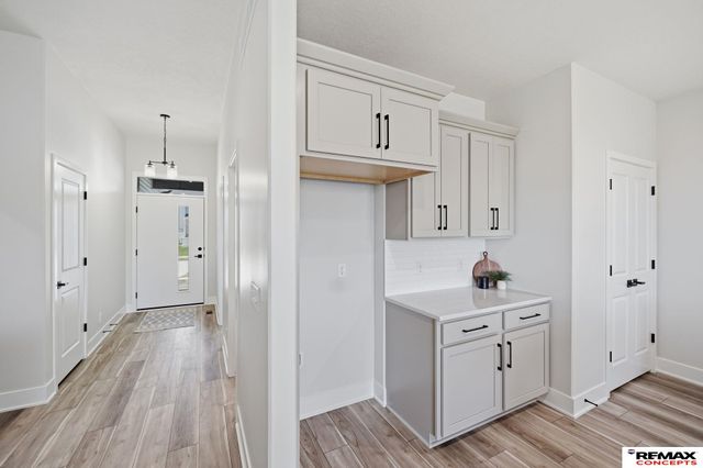 5826 SW 9th Street, Lincoln, NE 68523