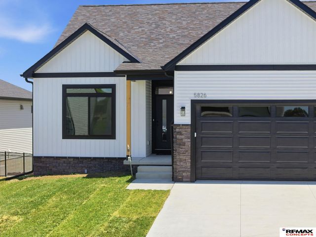 5826 SW 9th Street, Lincoln, NE 68523