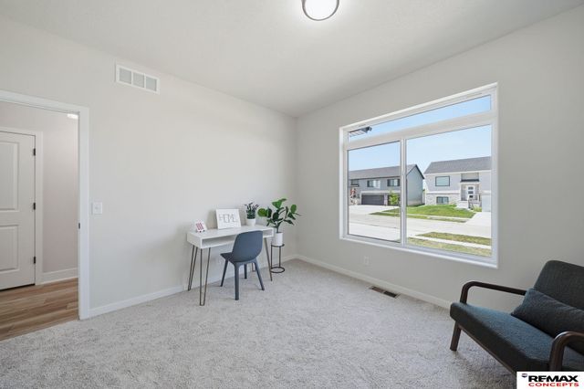 5826 SW 9th Street, Lincoln, NE 68523
