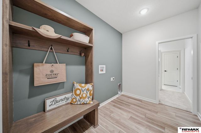 5826 SW 9th Street, Lincoln, NE 68523