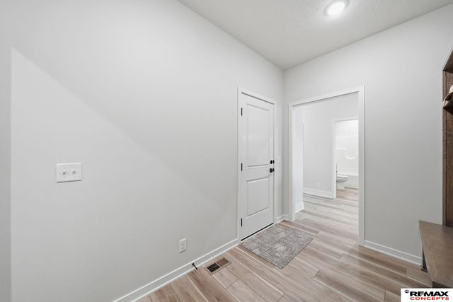 5826 SW 9th Street, Lincoln, NE 68523