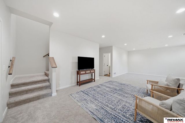 5826 SW 9th Street, Lincoln, NE 68523