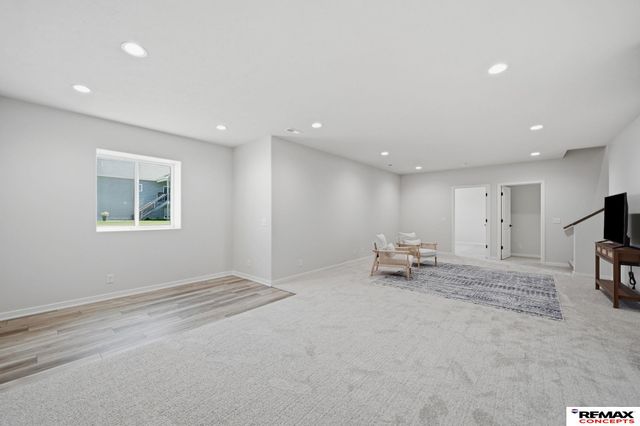 5826 SW 9th Street, Lincoln, NE 68523