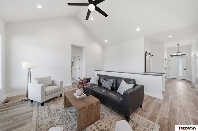 5826 SW 9th Street, Lincoln, NE 68523