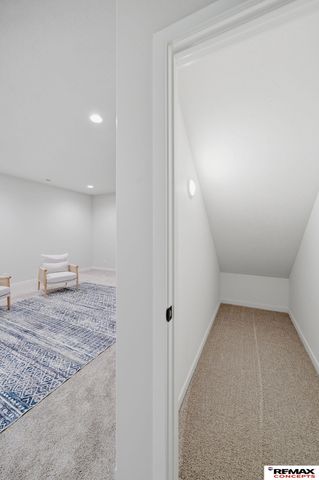 5826 SW 9th Street, Lincoln, NE 68523