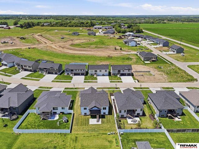 5826 SW 9th Street, Lincoln, NE 68523
