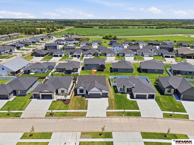 5826 SW 9th Street, Lincoln, NE 68523