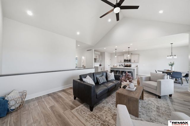 5826 SW 9th Street, Lincoln, NE 68523