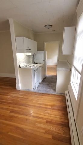 47 Railroad Ave 2R, Beverly, MA 01915