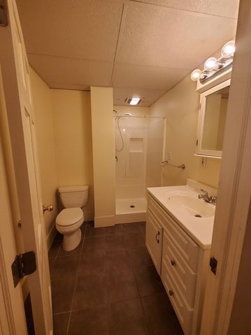 47 Railroad Ave 2R, Beverly, MA 01915