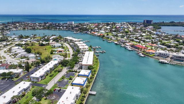 1176 Bayshore Drive 205, Fort Pierce, FL 34949