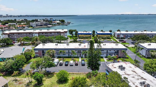 1176 Bayshore Drive 205, Fort Pierce, FL 34949