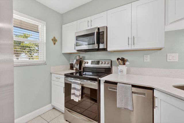 1176 Bayshore Drive 205, Fort Pierce, FL 34949