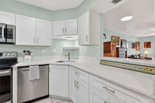 1176 Bayshore Drive 205, Fort Pierce, FL 34949