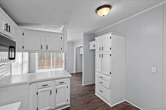 28289 Spruce st., Flat Rock, MI 48134