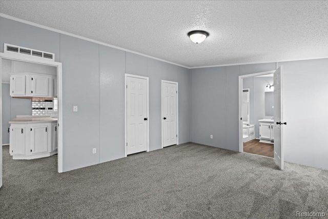 28289 Spruce st., Flat Rock, MI 48134