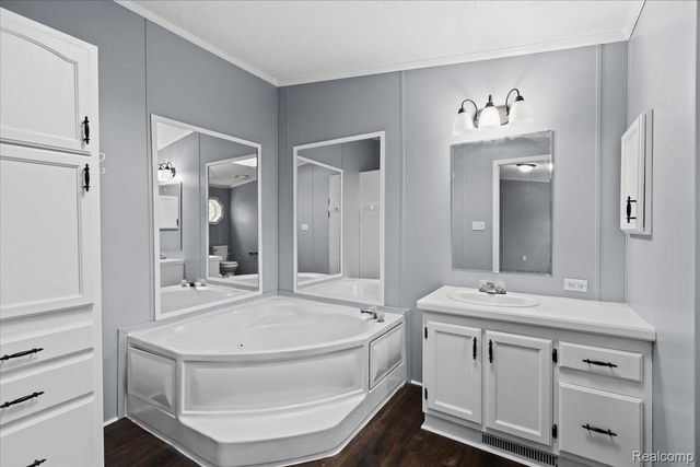 28289 Spruce st., Flat Rock, MI 48134