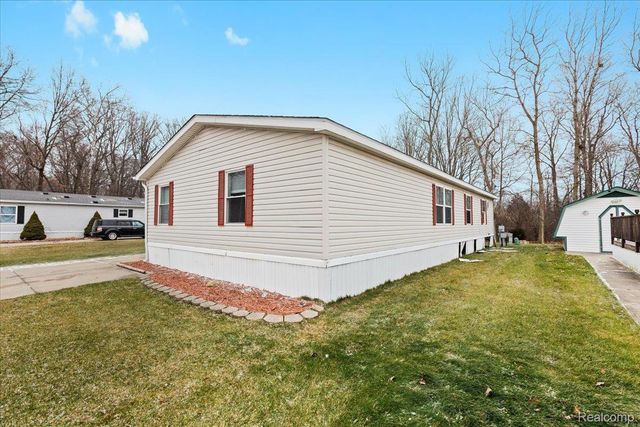 28289 Spruce st., Flat Rock, MI 48134