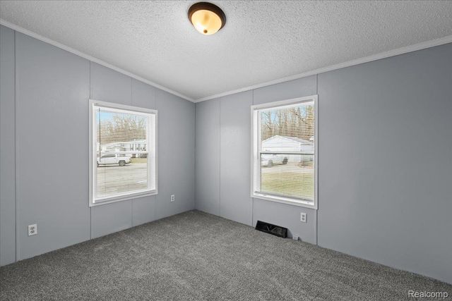 28289 Spruce st., Flat Rock, MI 48134