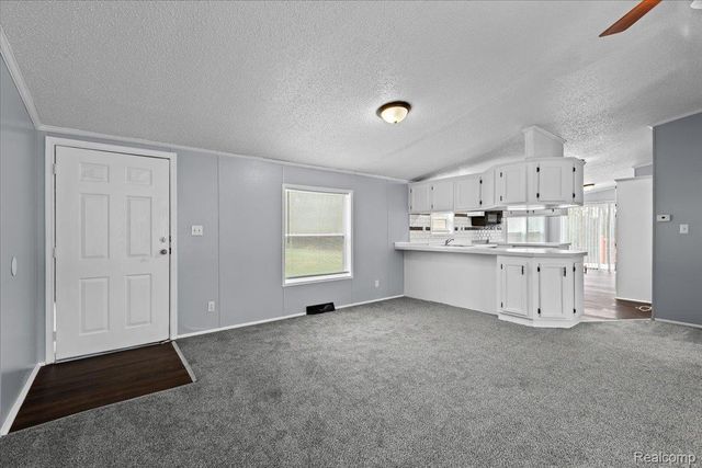 28289 Spruce st., Flat Rock, MI 48134