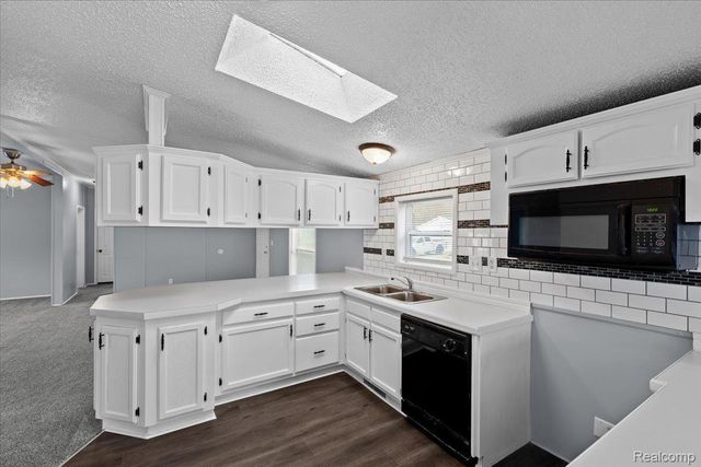 28289 Spruce st., Flat Rock, MI 48134