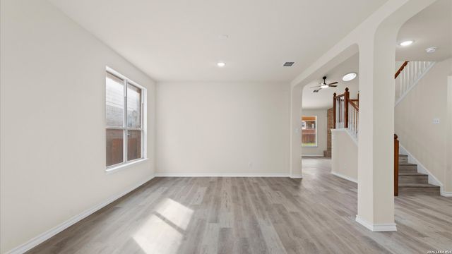 6111 Palmetto Way, San Antonio, TX 78253